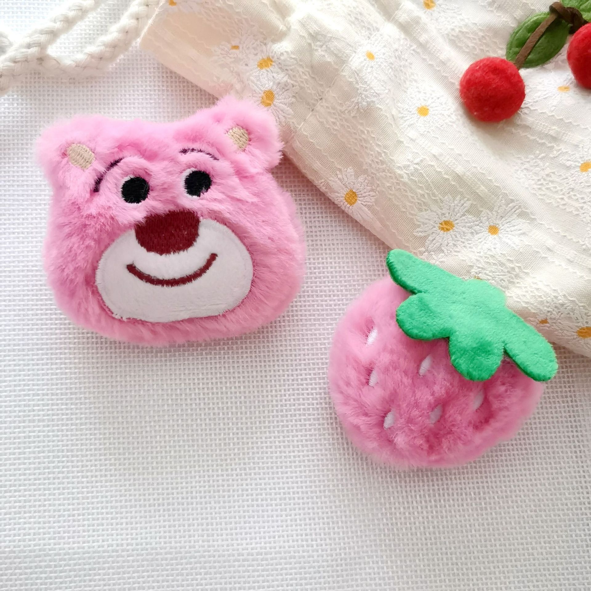 Cute Diy Plush Strawberry Bear Brooch Clothing Bag Decoration With Hand Hair Card Hair Head Accessories Accessories Application Scenario