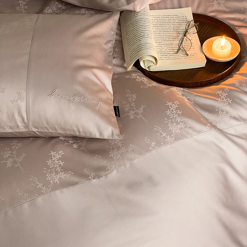All-cotton jacquard little lady four-piece set, light luxury long-staple cotton embroidered patchwork quilt cover, pure cotton bedding Application Scenario
