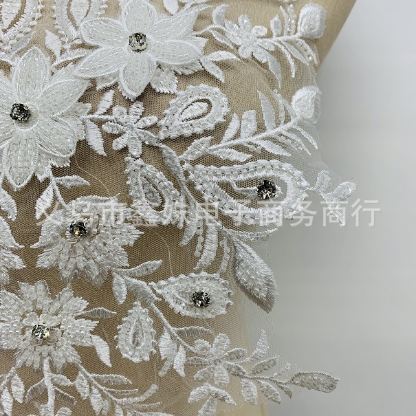 Hand-stitched mesh fabric, beaded thread embroidery, and clothing decoration details Picture