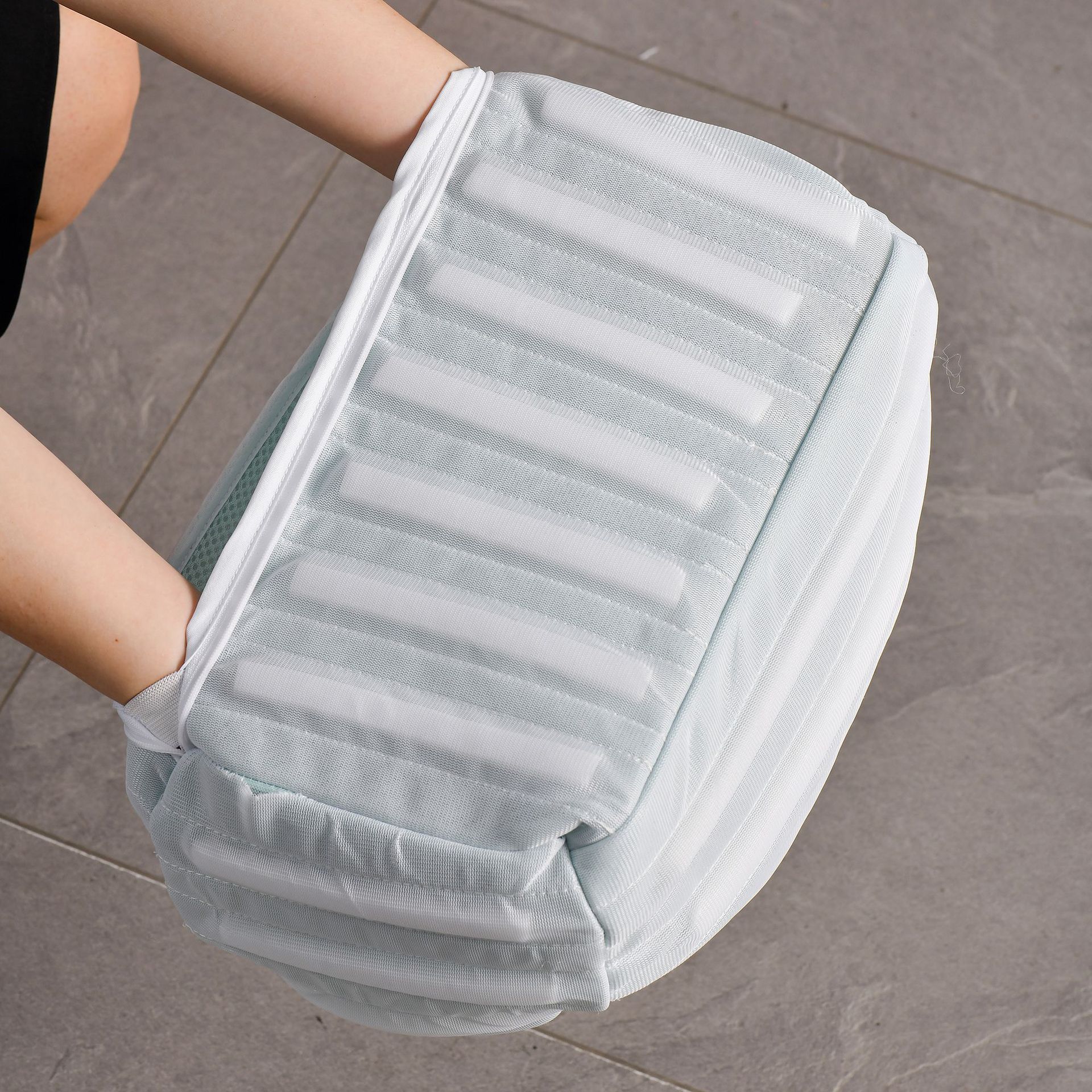 Washing Bag Washing Machine For Washing Shoes Anti-Deformation Washing Bag Lazy Household Laundry Bag Washing Shoes Mesh Cover Application Scenario