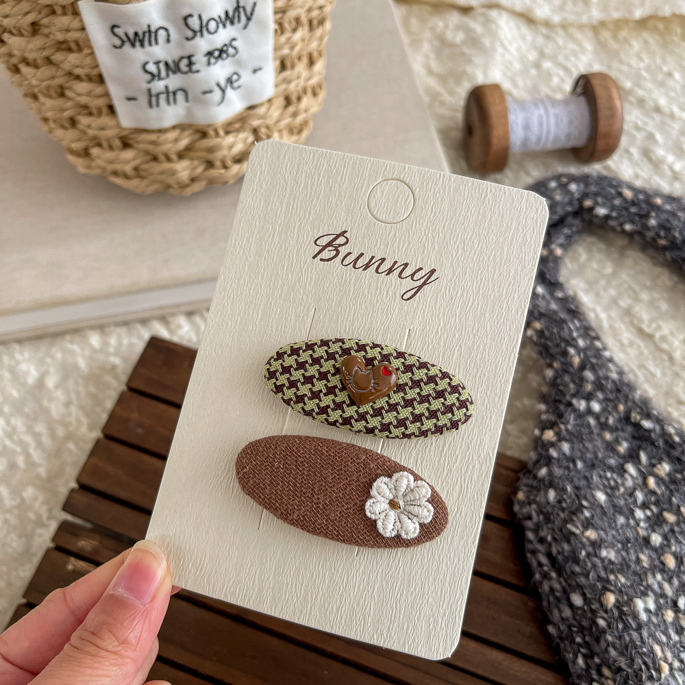 2025可露丽几何爱心发夹秋冬高级感时尚格纹发饰发卡后脑勺碎发夹详情5