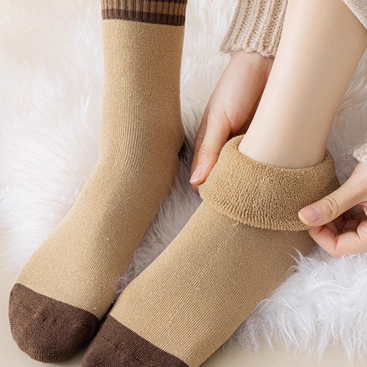 Calcetines stand de piso de una pieza de reemplazo de pelo calcetines de peluche de mujer de otoño e invierno medias de toalla más grueso calcetines de sueño caliente pies no congelados calcetines de piso ins una pieza de reemplazo de pelo Item Picture