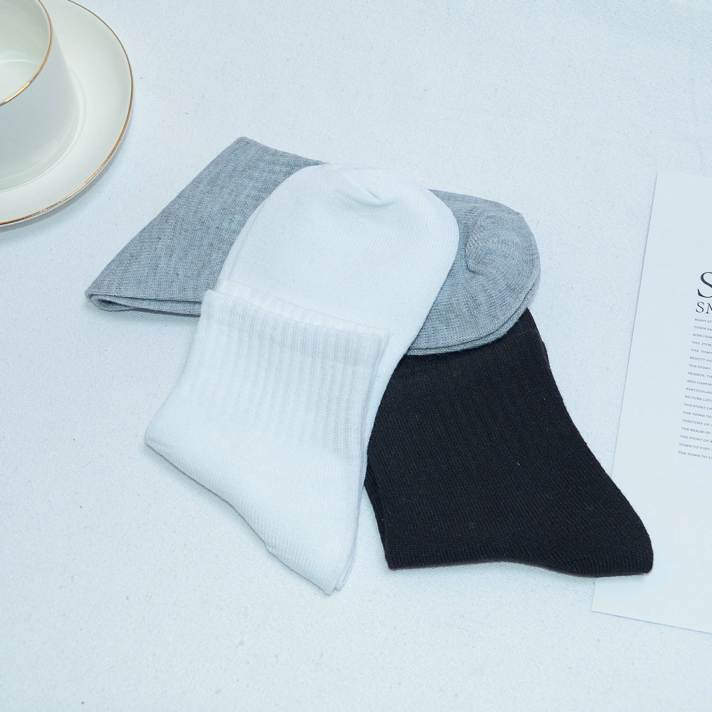 2023 Solid Color Socks Movement In The Tube Boat Socks Spring And Summer Foot Bath Bath Stalls Men's Socks Men's Socks Wholesale Application Scenario