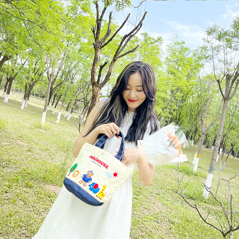 Miki Wind Mom Bag Baby Bag Canvas Portable Portable Small Large Capacity Mother And Baby Bag Out Tote Bag Cartoon Application Scenario