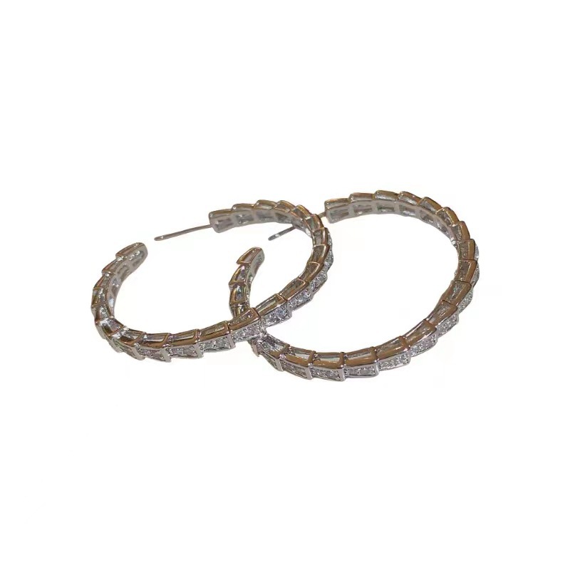 إن تصميم صغار الموضة في كوريا الجنوبية يحس بالأقراط المسطحة في شكل الثعابين Item Picture