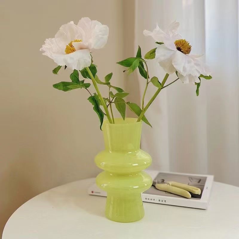 Factory fashionable European-style glass vases, spray-painted table arrangements, flower arrangements, hydroponic containers, dining table and office desk ornaments Application Scenario
