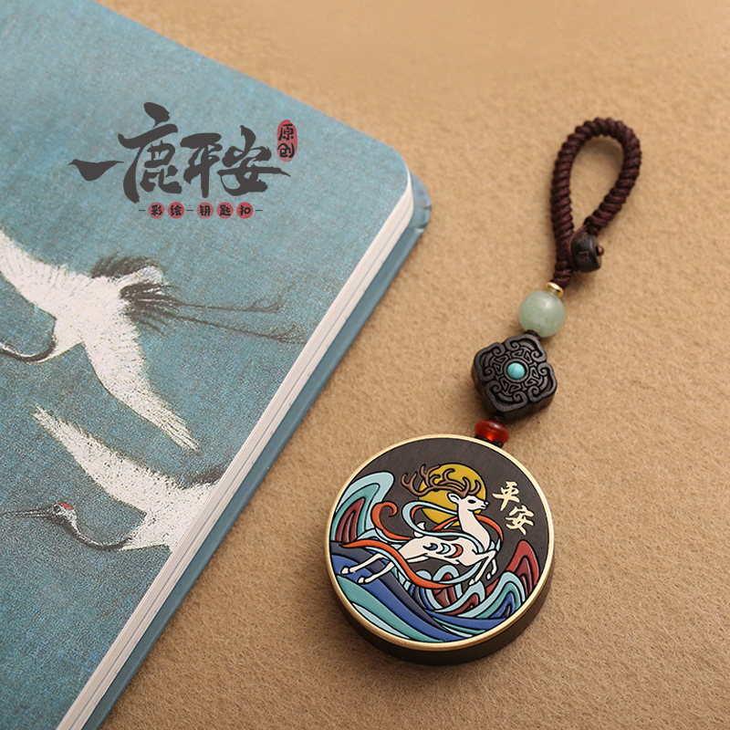 High-end ebony painted Peace car keychains and pendants, creative keychains wholesale details Picture