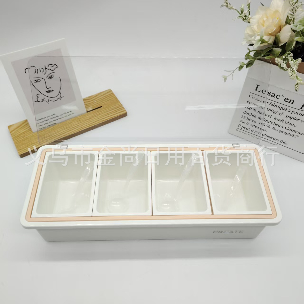 Creative four-format combination with spoon, flip-top seasoning, Cloud Kitchen seasoning bottle, seasoning jar, plastic set, monosodium glutamate and salt box Application Scenario