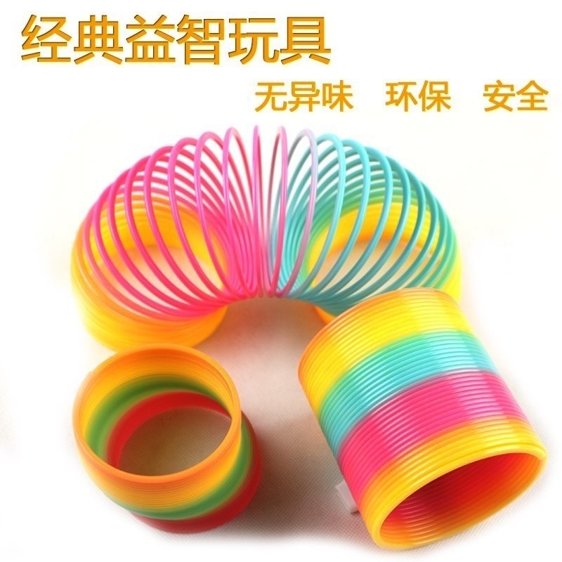 Manufacturers Wholesale Creative Plastic Elastic Spring Color Red Circle Net Magic Large Rainbow Circle Educational Toys Stall Application Scenario
