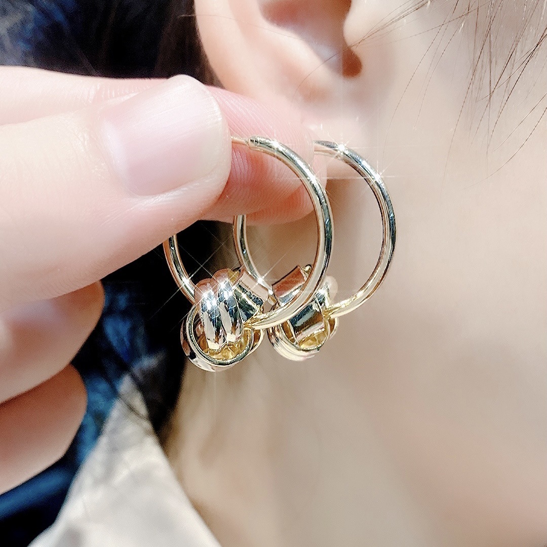 2022新款百搭冷淡风耳圈设计师款金属管高级感潮流气质耳环女批发