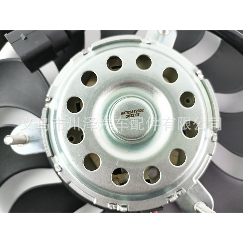 Applicable to PORSCHE997 cooling fan cooler radiator 99762412802 Application Scenario