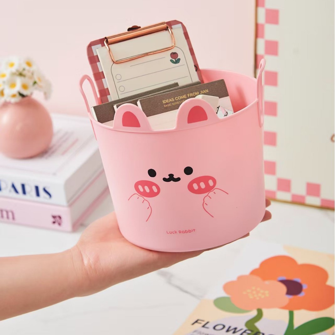 Cute rabbit pen holder, office, student, child, girl, desk, stationery storage rack Application Scenario