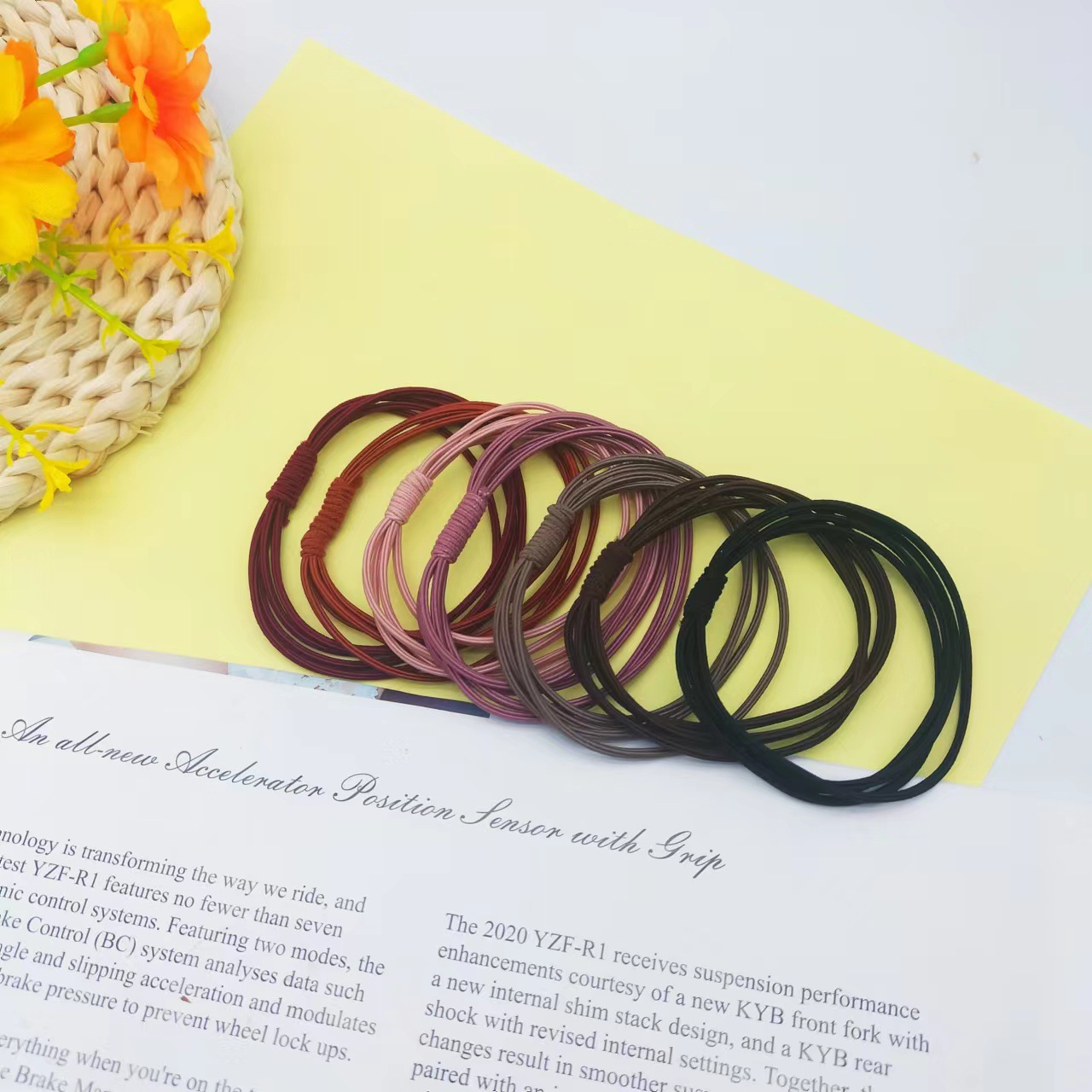 A simple Korean four-in-one hair loop headband with a fresh and innocent look, a forest girl style, a popular hair tie for young girls, and a hair band headband accessory Specification image