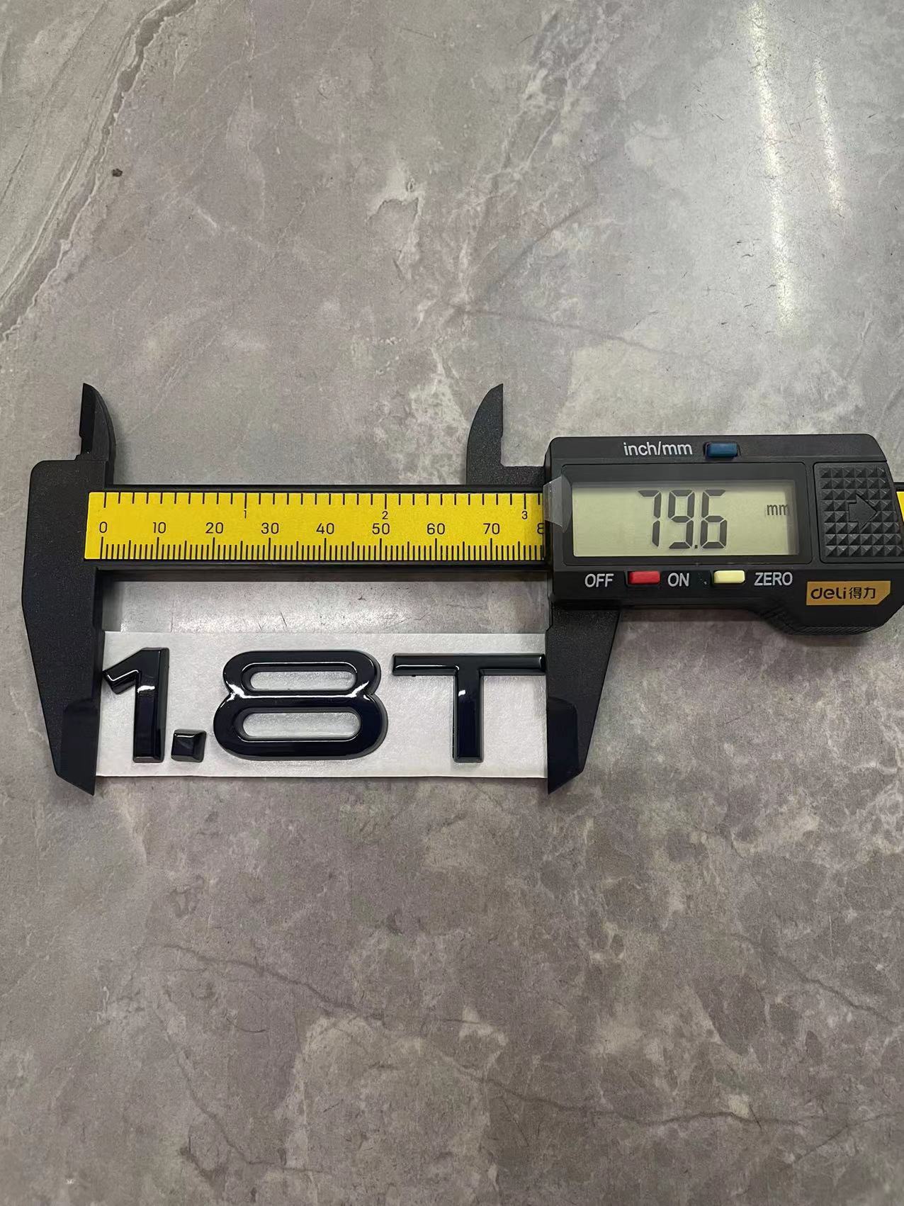 Applicable to Audi A3, A4, A5, A6, A7, Q3, Q5, Q7 car logos, displacement labels 2.0T, 1.8T, 3.0T car logos details Picture