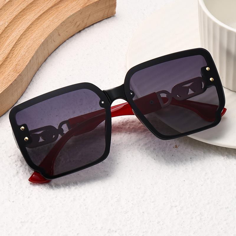2025 European and American polarized high-end sunglasses, UV protection, large face slimming, driving sunglasses, square large frame polarized glasses details Picture