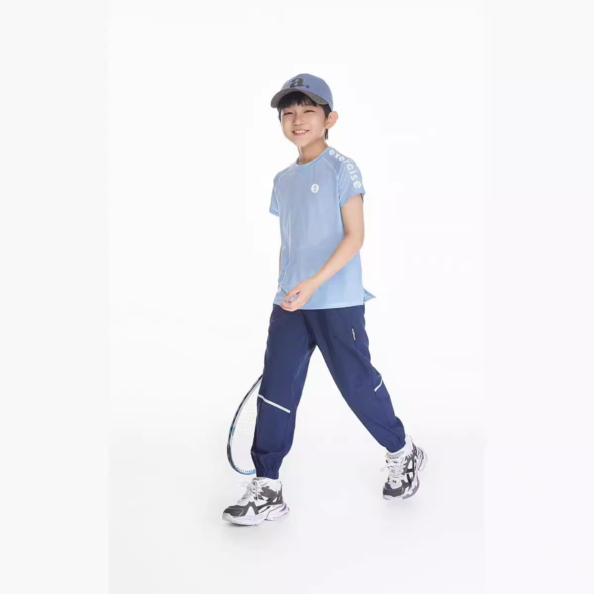 Children's short-sleeved T-shirt, boys' sports quick-drying round-neck shirt, factory stock, large and medium-sized children's night vision reflective printed top details Picture