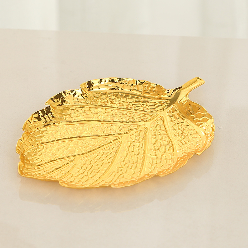European Iron Art Fruit Tray Home Living Room Tea Table High-End Light Luxury Nuts And Dried Fruit Plate Tea Cake Display Plate details Picture