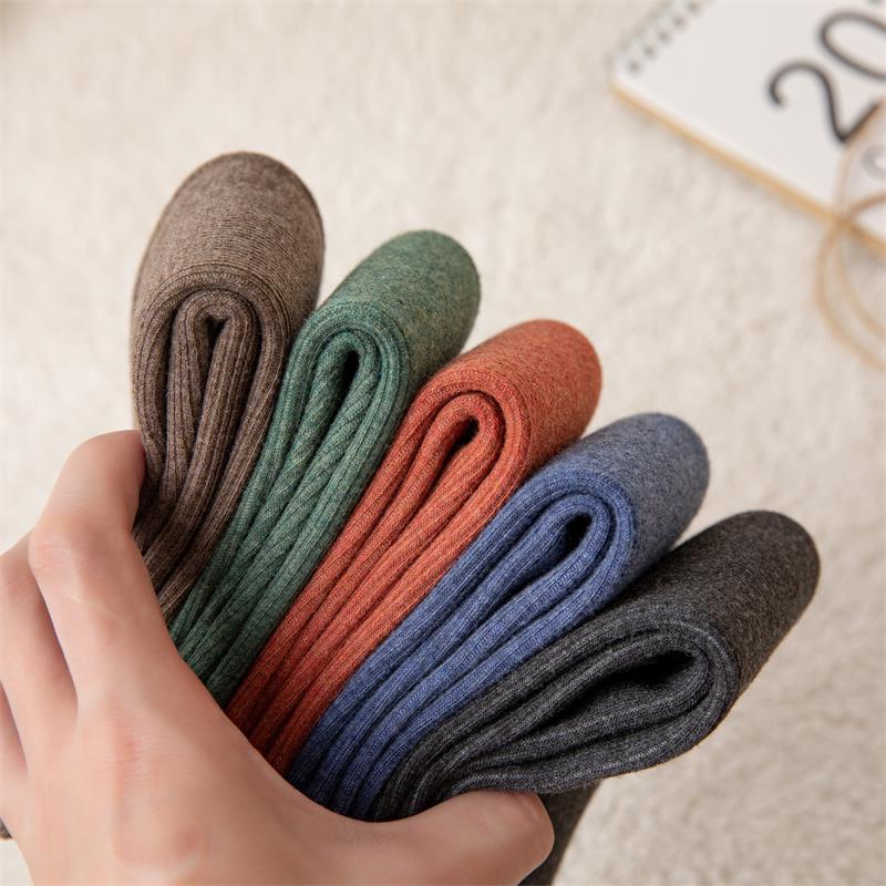 2023 new winter faux cashmere snow socks, thickened and warm men's and women's fleece mid-calf cotton socks, floor socks, and postpartum socks Application Scenario