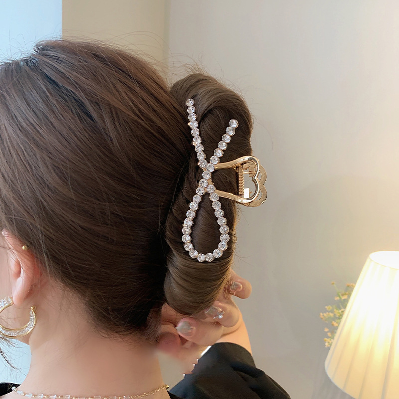 South Korea's New Pearl Hairpin Back Head Female Large Grab Net Red Temperament Hairpin Grab Hairpin Shark Clip Headwear details Picture