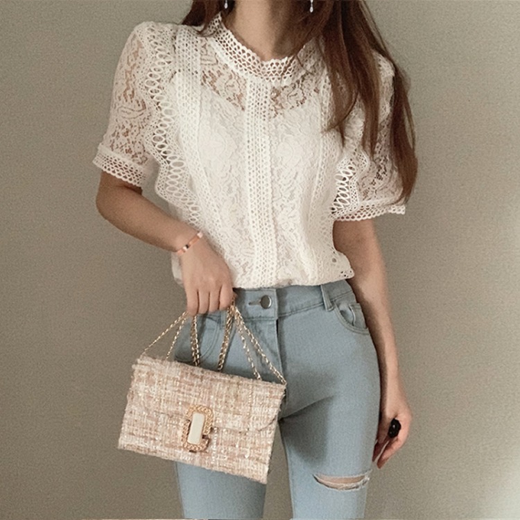 Gentle fairy loose round-neck lace short-sleeved top for women, new Korean style ruffled stylish shirt for women in summer Application Scenario