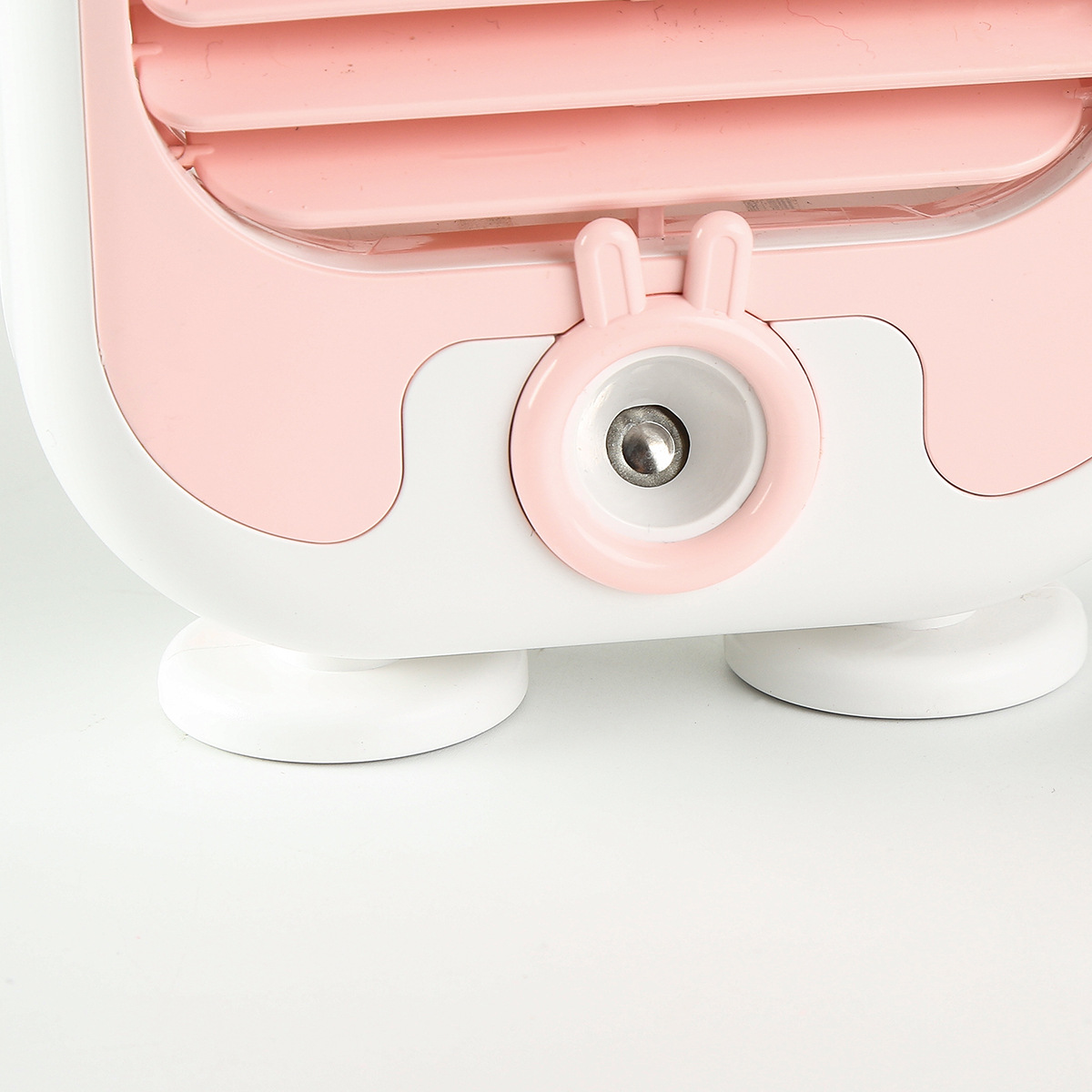 Mini Spray Fan for Dorm Rooms and Offices