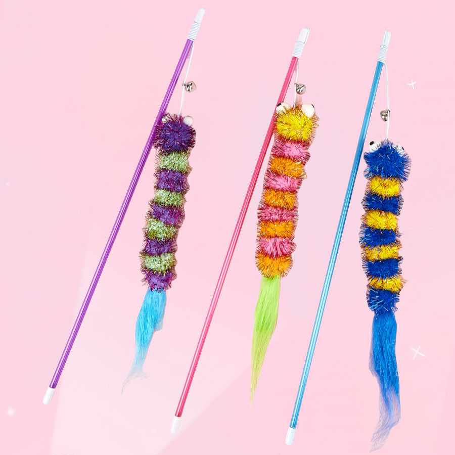 Simulated plush caterpillar cat toy, interactive self-entertainment, fun, cat teasing tool, pet supplies, elastic rope cat teasing stick Application Scenario