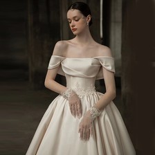 主婚纱伽罗同款2022年新款新娘缎面一字肩法式复古小个子一件代发