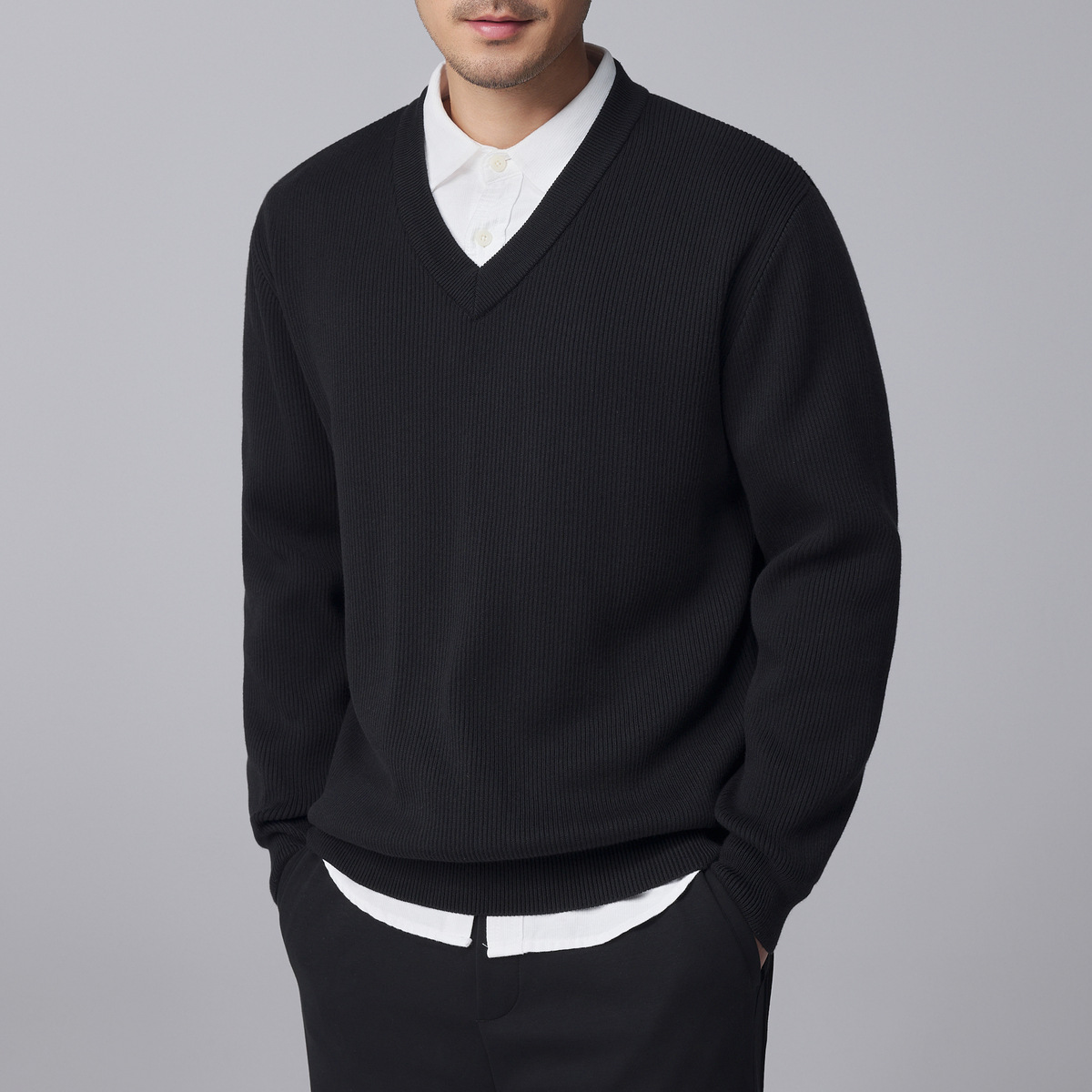Momeck men's vertical striped V-neck knitted sweater for winter 2024, simple and loose men's sweater 20802 details Picture