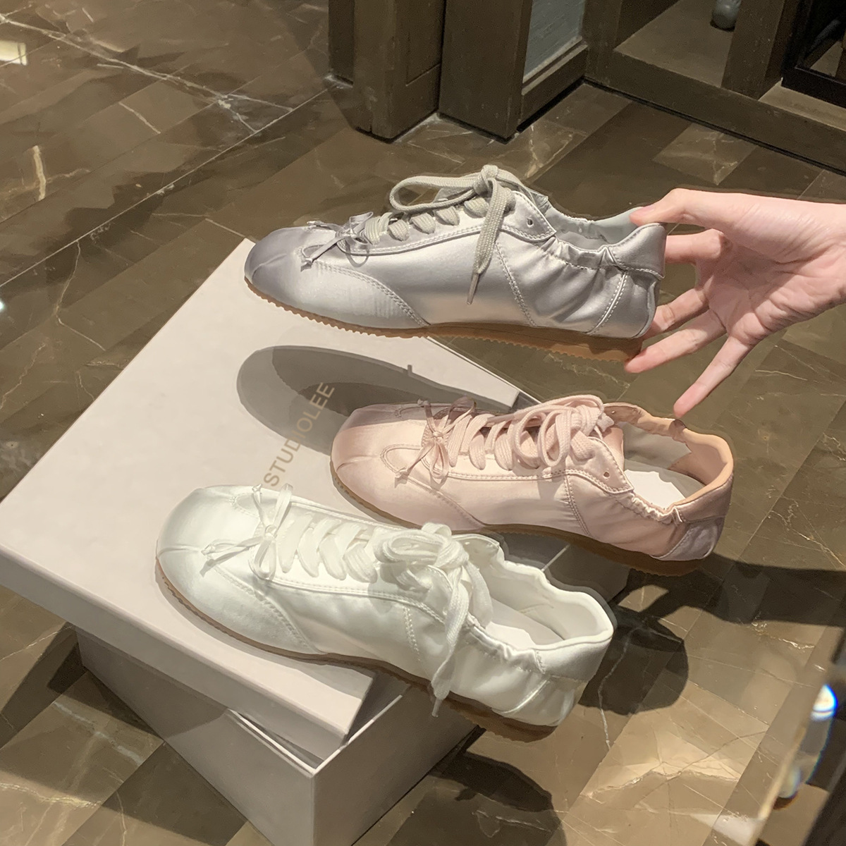 Spot Sheepskin Version Grape Mother With Ballet Wind Round Head Satin Sports Shoes Bow Casual German Training Shoes Women
