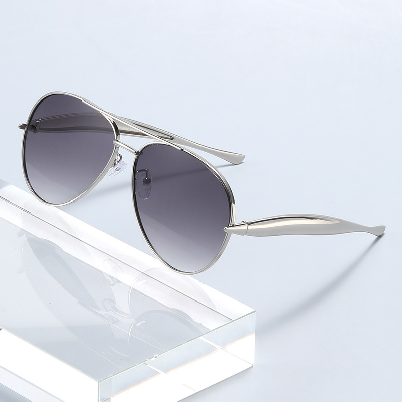 Metal-framed retro, fashionable and high-end sunglasses, street style trendy sunglasses, new toma-shaped sunglasses Specification image