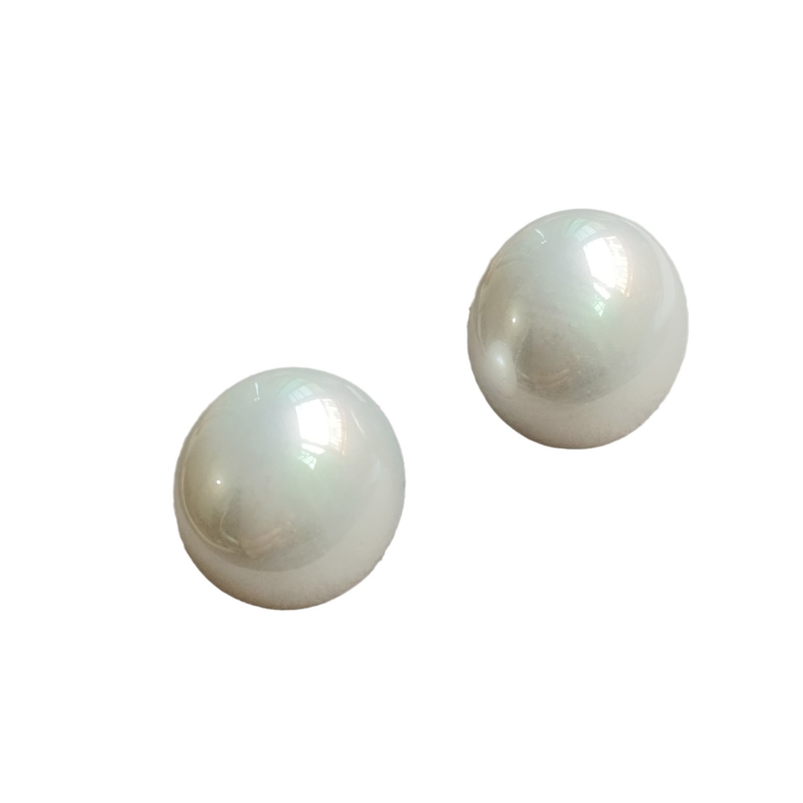 Non-fading titanium steel ear needles, white steamed bun pearl ear studs, 2024ins, high-end autumn and winter earrings, fever style Item Picture