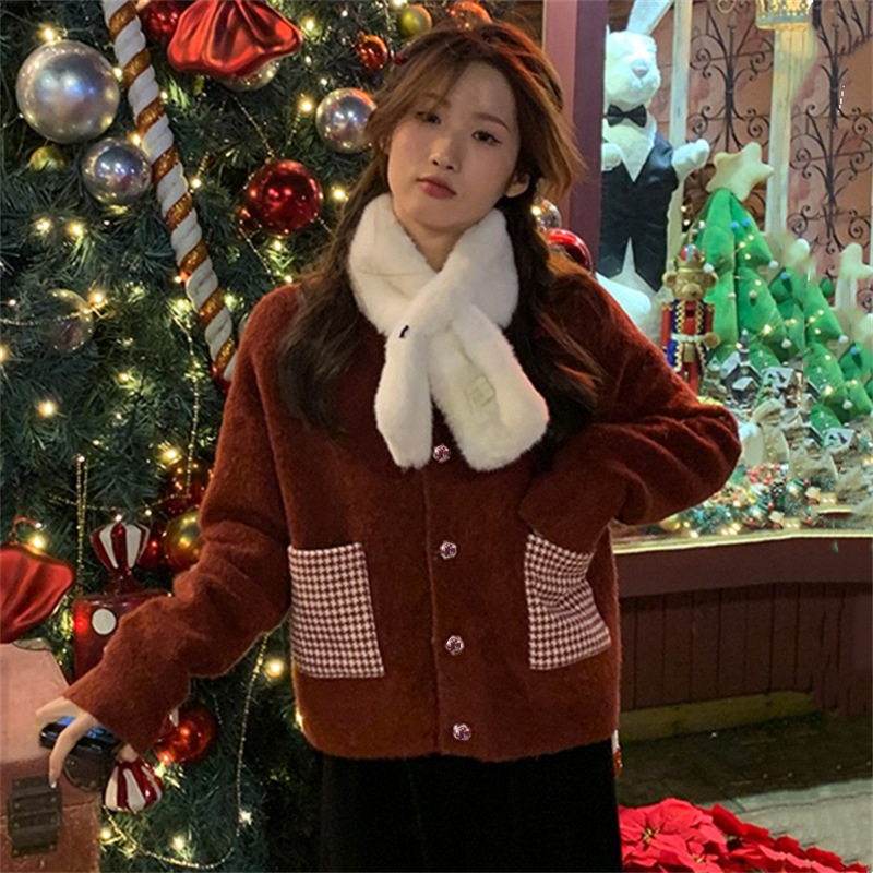 A new French gentle style round-neck checkered sweater women's coat top with a chanel-style knitted cardigan details Picture