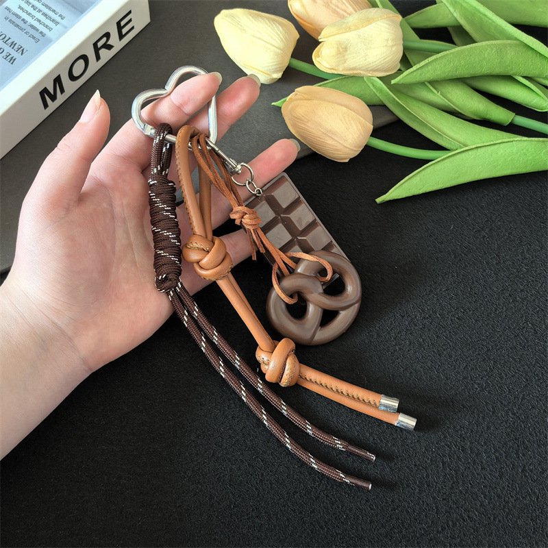 Bags, pendants, figurines, high-end dolls, girls' gifts, cute car keychains, mobile phone pendants, miu style Specification image