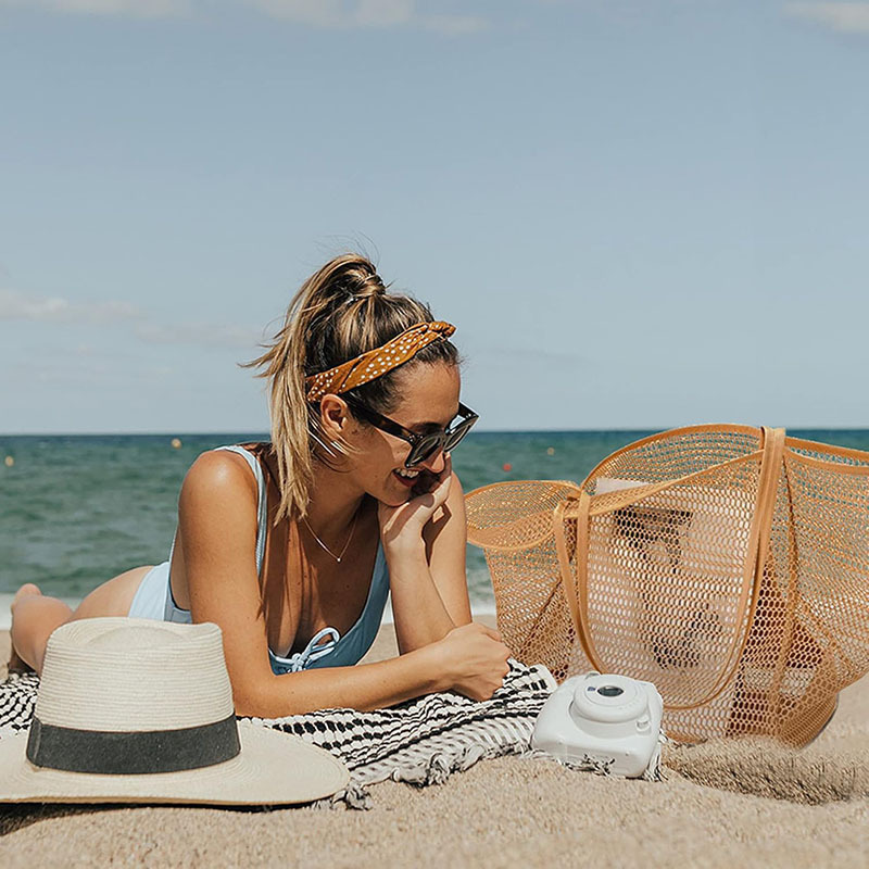 Amazon swimming net bags, beach bags, women's large-capacity net bags, children's swimsuits, equipment storage bags, folding woven bags Application Scenario