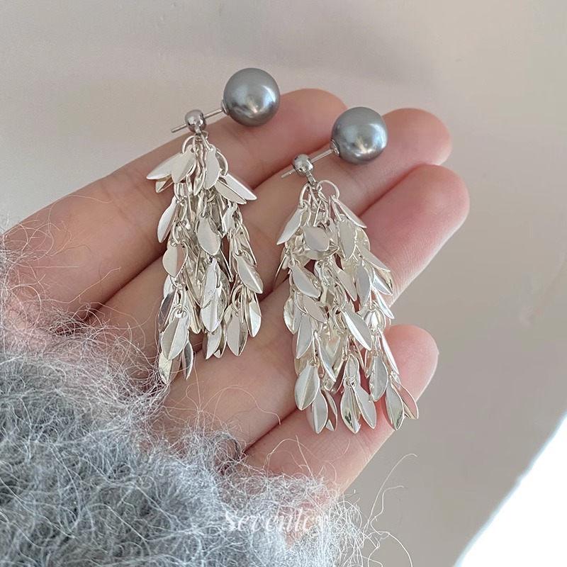 French leaf tassel grey pearl stud earrings for autumn and winter, new no-hole ear clips, high-end, fashionable and niche earrings for women Specification image