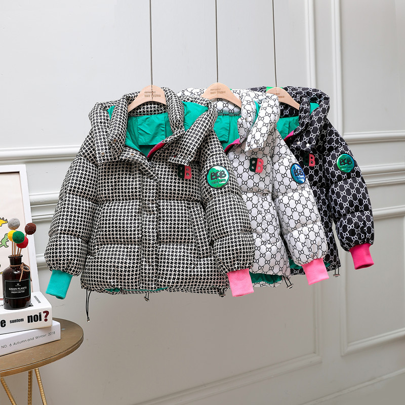 Autumn and winter Qian Niao Ge children's thick down jackets for both men and women, short loose hooded jackets, Korean style