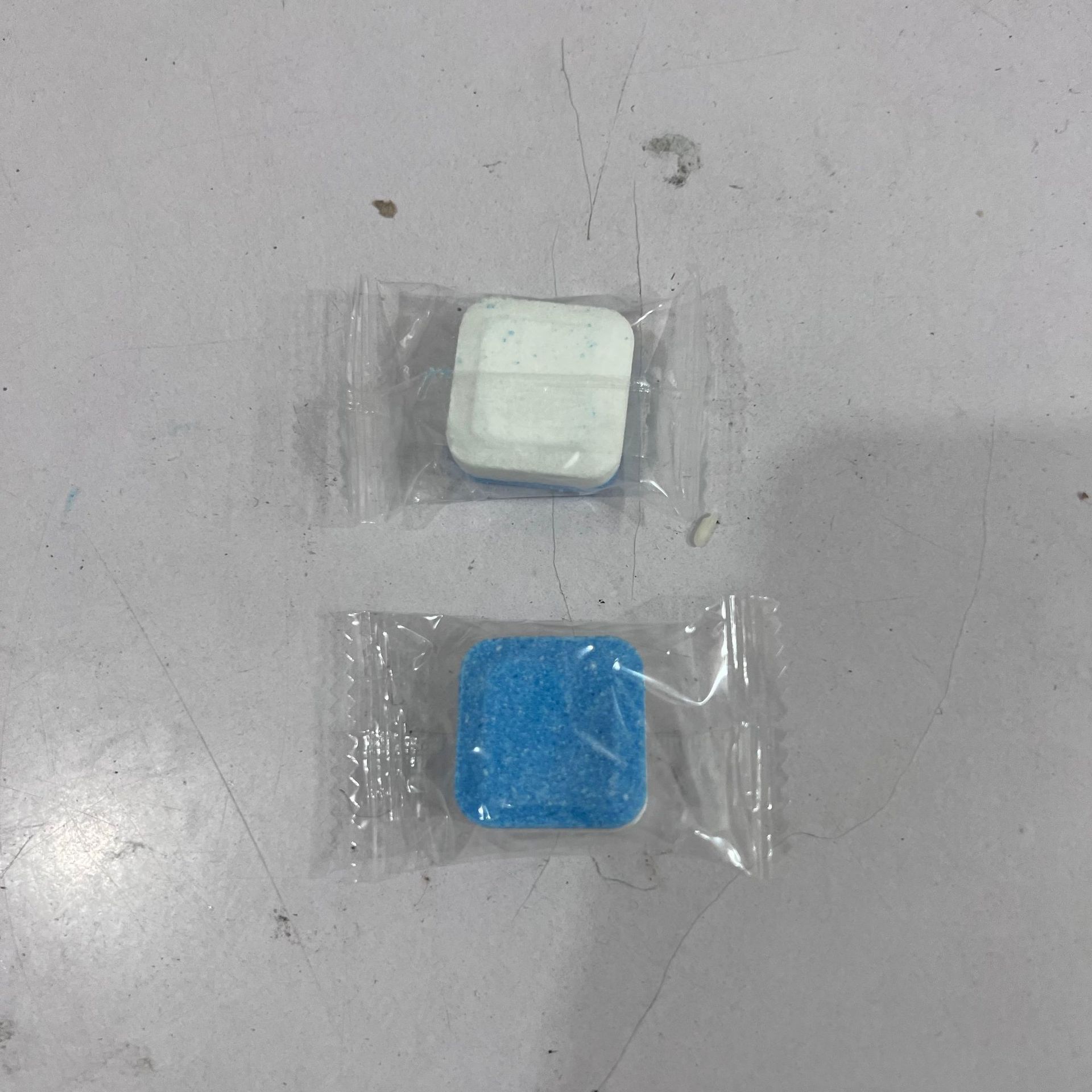 洗衣机泡腾片白底实物图