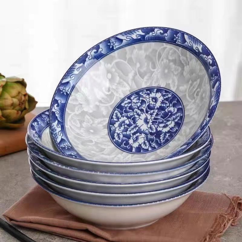 Qingzhi Yuman Bowl Noodle Bowl, large capacity, fresh and light blue and white porcelain, retro rural inn, Qingzhi Yuman Canteen Bowl Application Scenario