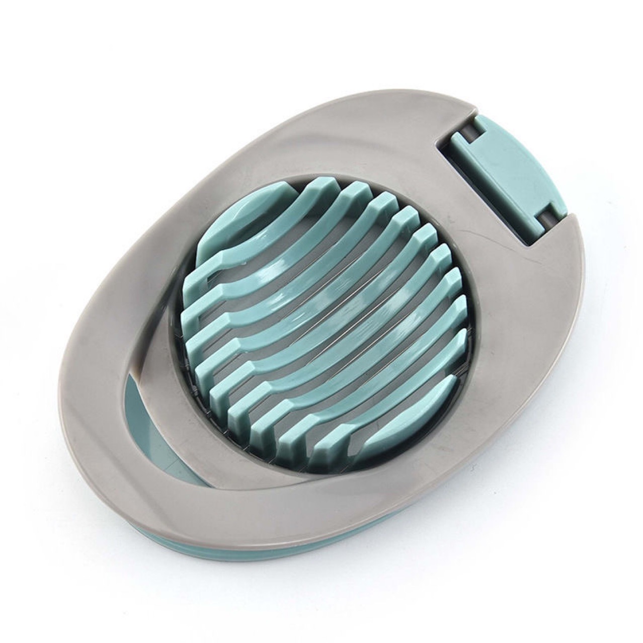 Factory direct sales of 304 stainless steel multi-functional egg slicers, egg slicers, and plastic kitchen small tools wholesale Application Scenario