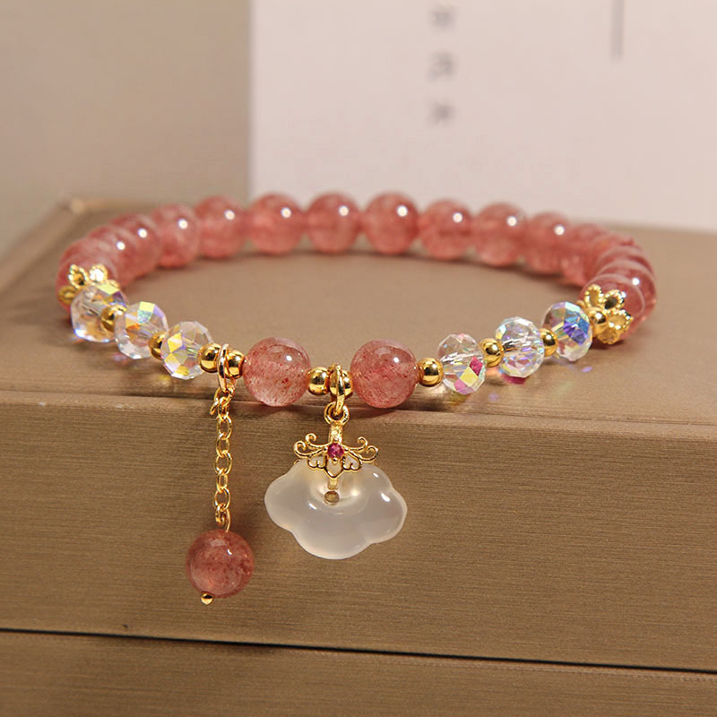 Natural strawberry crystal bracelet, a rare and light luxury white agate cloud pendant bracelet for girls on Instagram. A gift for a student's best friend details Picture