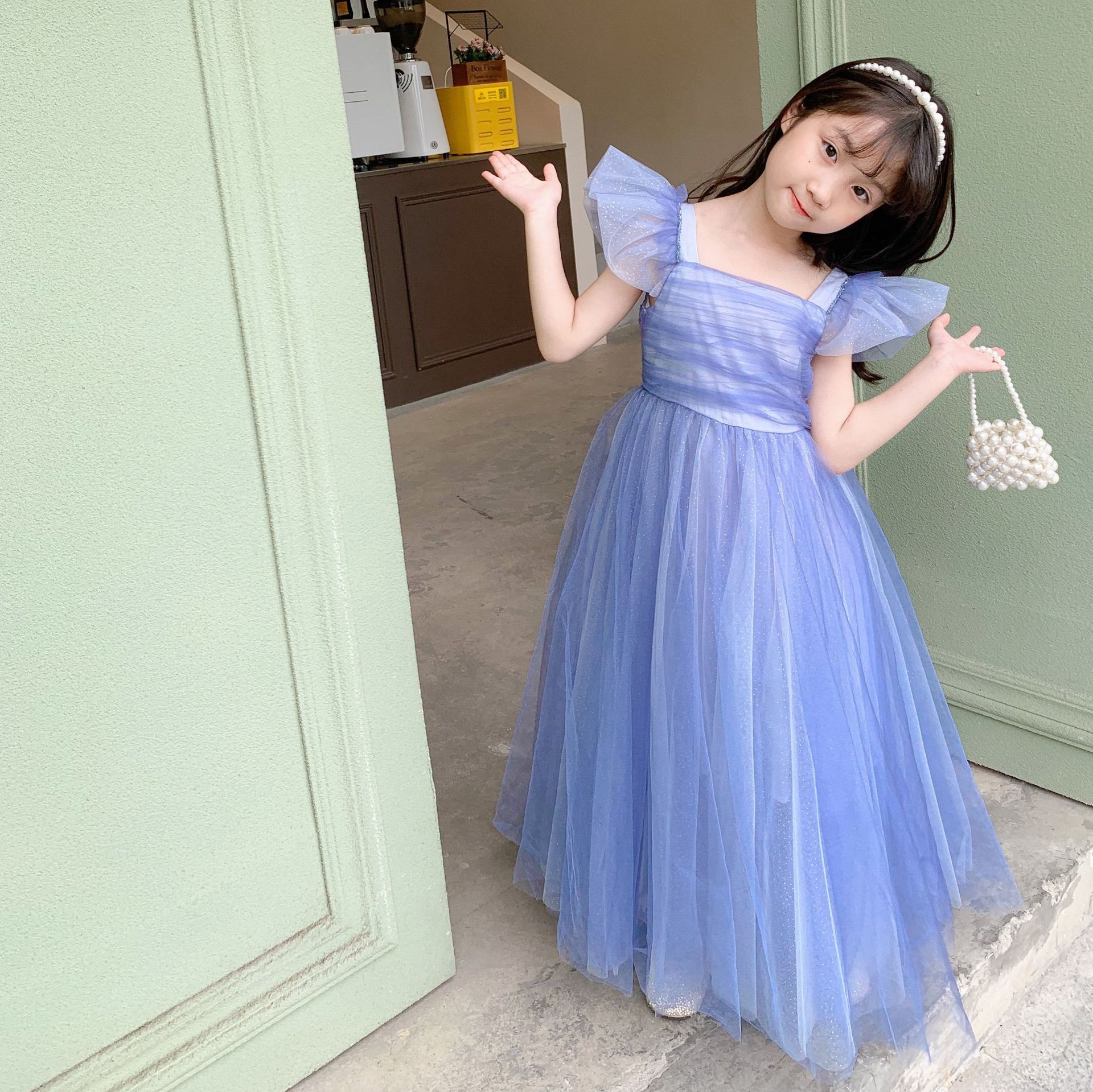 2022 New Korean-style dreamy starry sky blue girl's flying sleeve princess dress, girl's glittering net tulle puffy dress, birthday dress Specification image