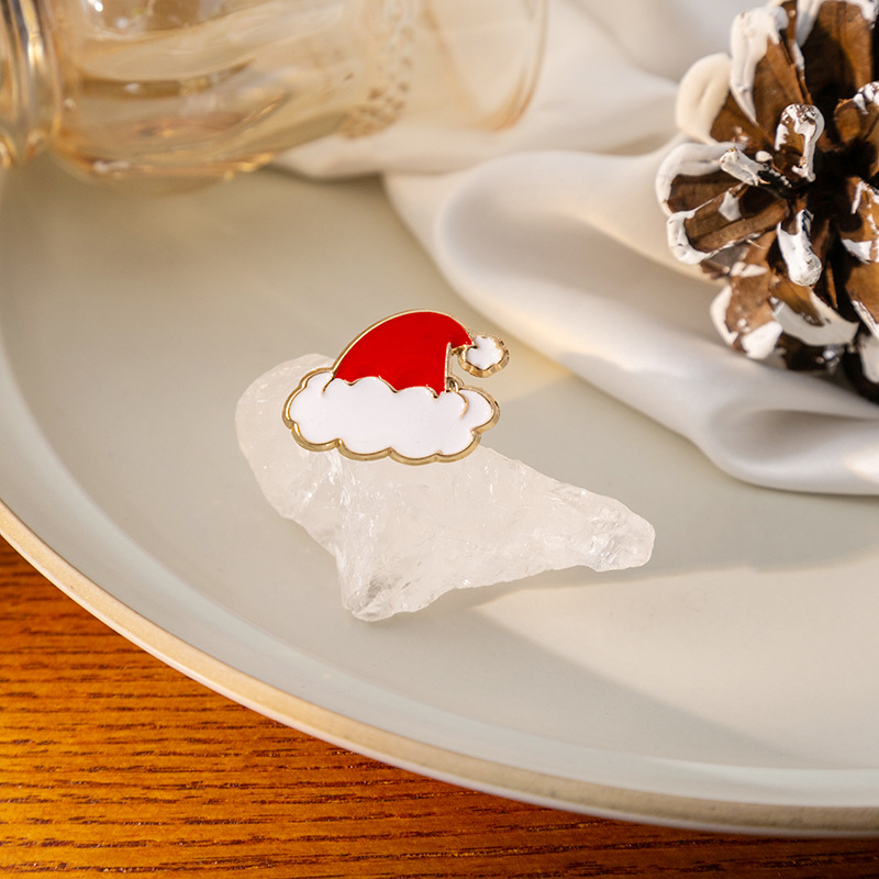 Creative Gingerbread Man Santa Brooch Cartoon Christmas Tree Dripping Oil Clothing Pin Elk Crutch Brooch Woman Specification drawing