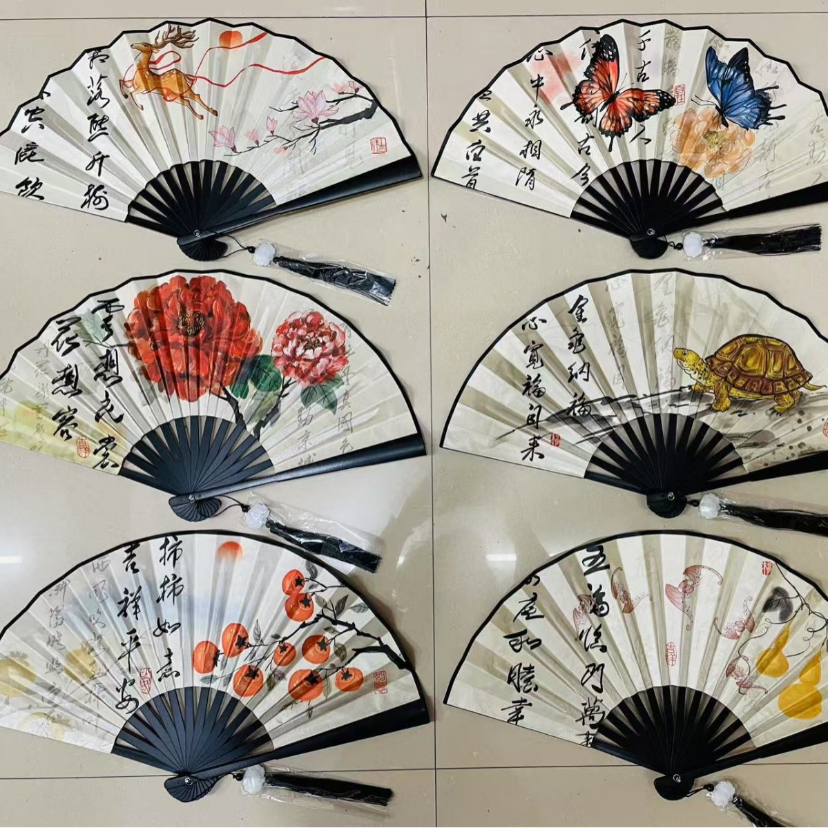 New 8-inch Chinese-style folding fan with ancient charm and fun text, double-sided silk fabric, student creative words, gift fan. Application Scenario