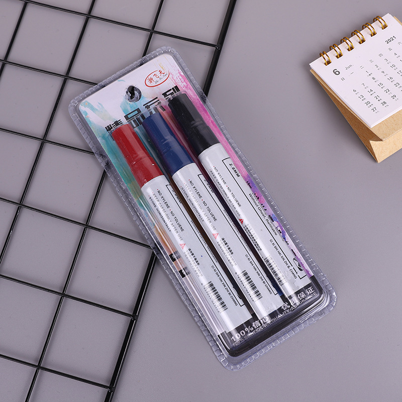Factory direct sales of 3 markers, black, blue and red whiteboard markers, erasable whiteboard markers. Wholesale for 2 yuan