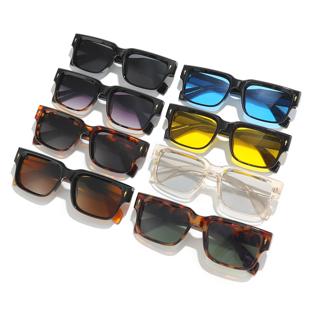 2024 New European and American style square frame glasses, ins high-end street style small frame sunglasses, cross-border personalized sunglasses Application Scenario