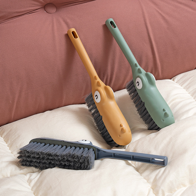 Long Handle Bed Brush Hotel Bed Sweep Soft Brush Large Cartoon Dust Brush Household Carpet Cleaning Brush Multi-Purpose Brush Application Scenario