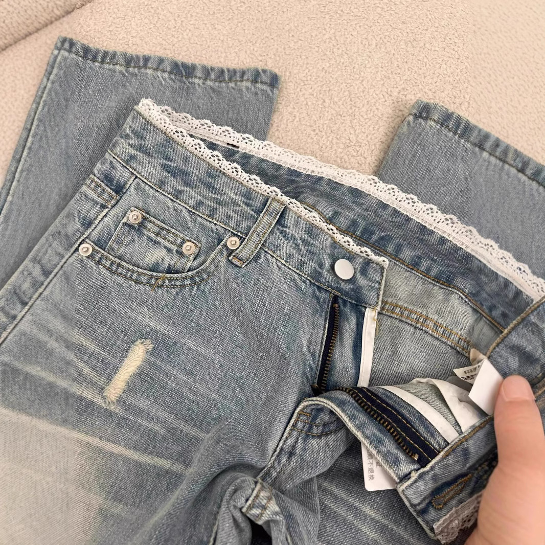 Retro washed light-colored slightly flared jeans for women's spring and summer, lace patchwork low-waisted loose flared pants that don't stick to the legs Item Picture