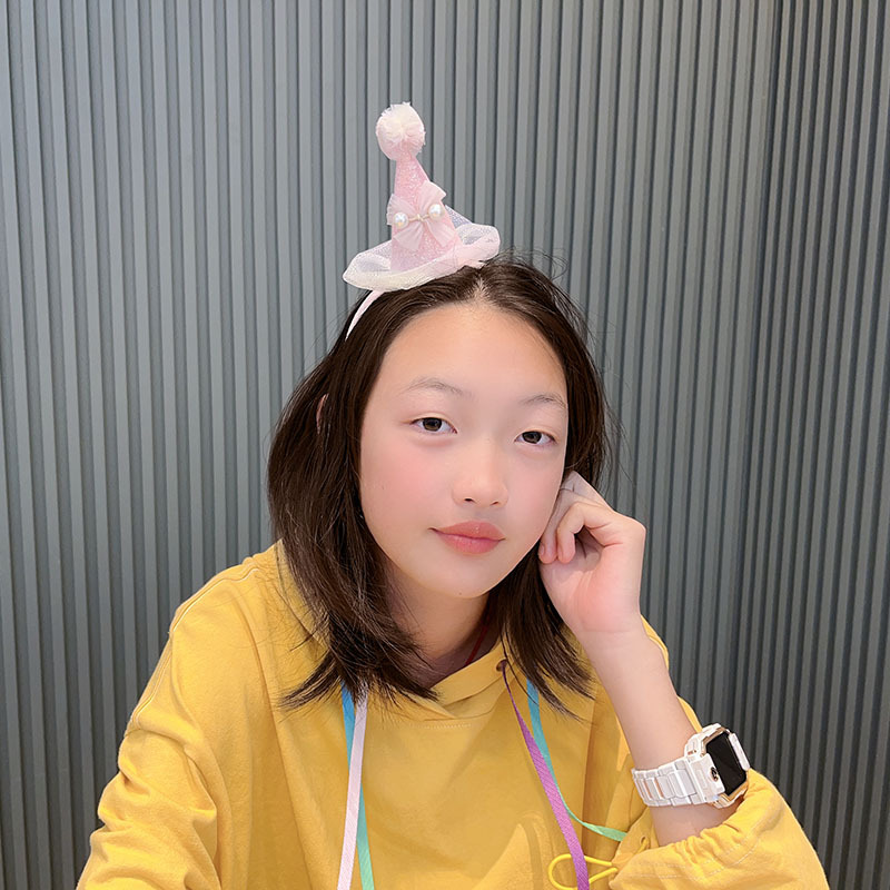 New cute princess rainbow gradient yarn birthday hat, party hair accessory, crown hair band, baby hair band, Korean version hair clip Application Scenario