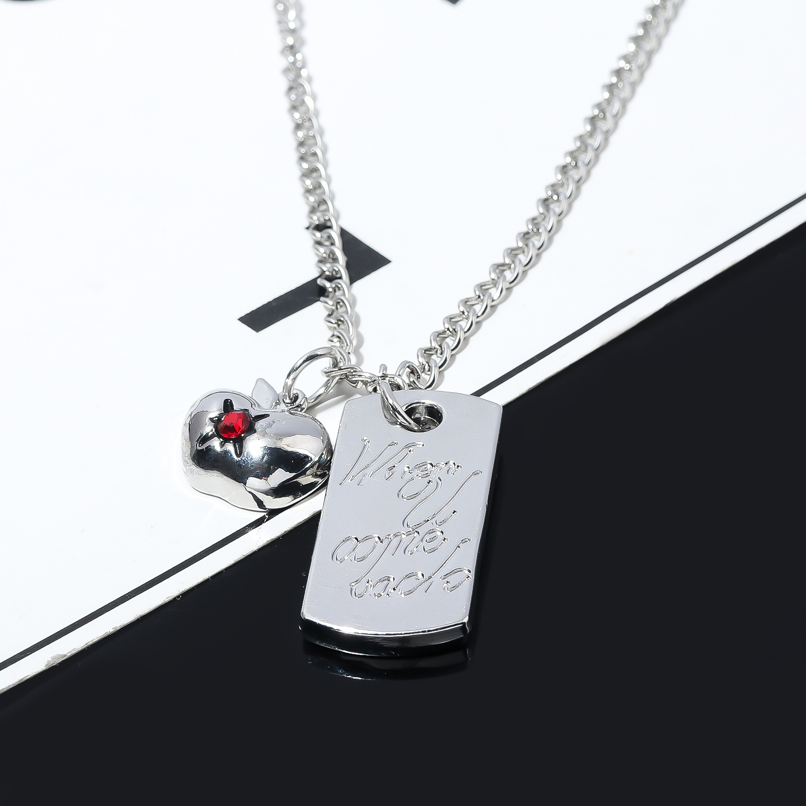 "Love and Deep Space 2D Summer Day Apple Necklace, a simple and fashionable pendant, is selling well on Amazon. Application Scenario