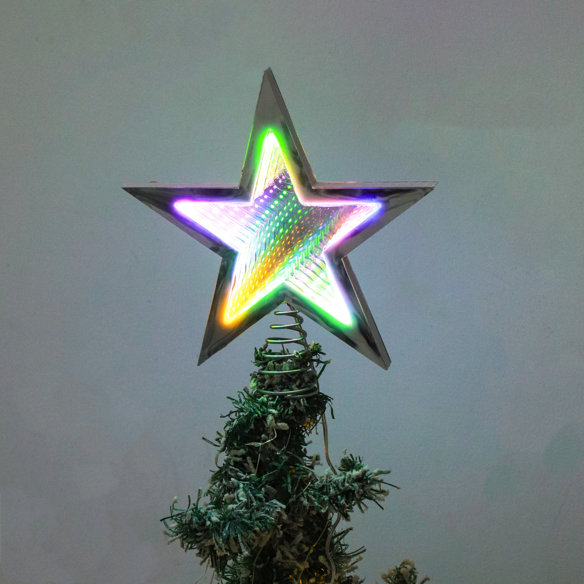 New led Christmas tree 3d mirror tunnel light, five-pointed star Christmas decoration light, acrylic luminous night light Application Scenario